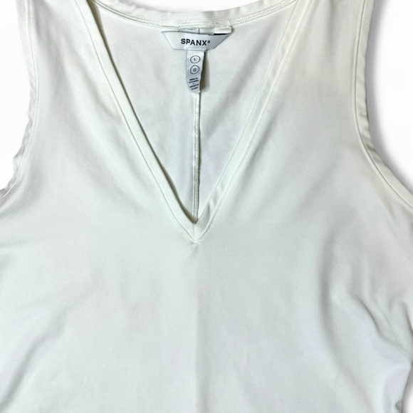 Spanx Suit Yourself Women’s V-Neck Tank Sculpting Bodysuit White Size L 20276R - Picture 3 of 10